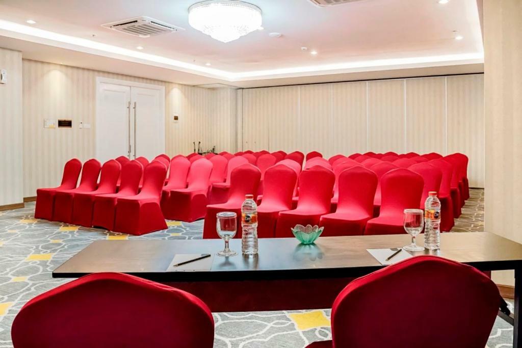 Savero Hotel Depok Luaran gambar